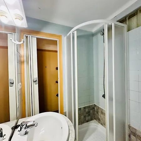 Global Immo 2121 Alexandra Apartment