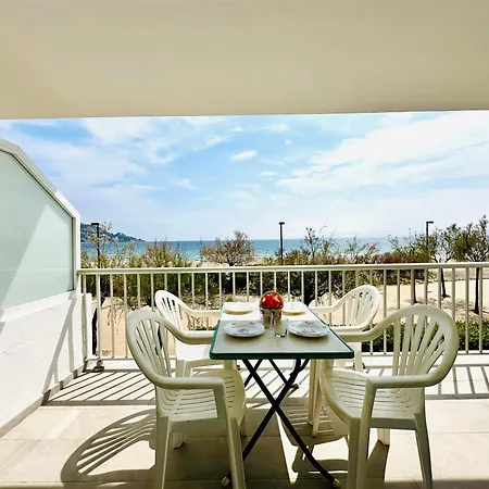 Global Immo 2121 Alexandra *