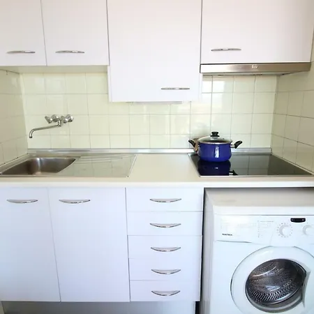 Global Immo 2121 Alexandra Roses